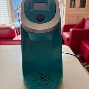 Keurig® K200 in Turquoise in Excellent Condition!